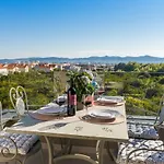 Unique Luxury Apartment Mila With Sea View